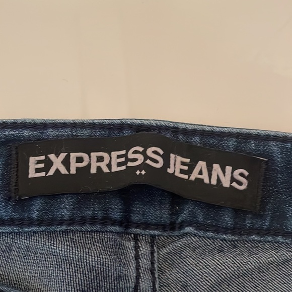 Women’s Express Jeans they have some stretch. Size 6R - Picture 6 of 9